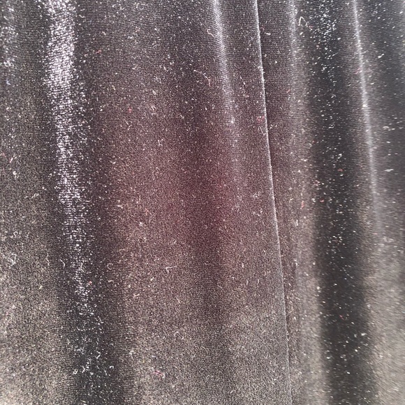 ⚜️ Holiday Ready Calf Length Velour Skirt 🎄🎄 - Picture 3 of 8